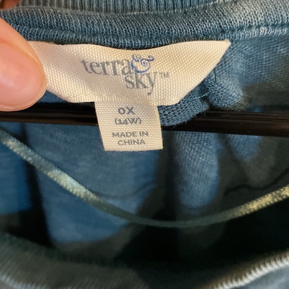 Women’s 3 quarter sleeve top - Picture 2 of 3